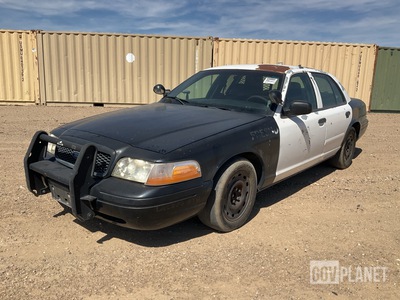 2003 Ford Crown Victoria Sedan