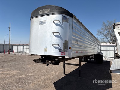 2008 Travis 38 ft T/A Aluminum Quarter Frame Remolque banera