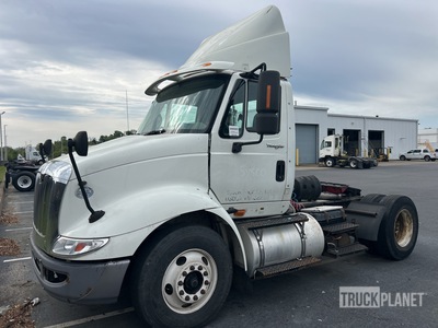 2010 International 8600 4x2 S/A Day Cab Truck Tractor