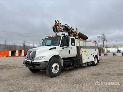 2005 Terex Telelect Commander C4047 on 2005 International 4400 4x2 Extended Cab شاحنة ديجر ديريك (Inoperable)