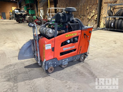 2020 Husqvarna FS7000D Scie à béton à contrôle arrière