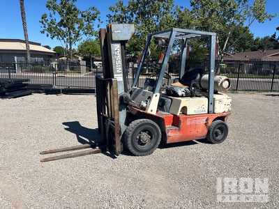 1997 Nissan JP50LP Pneumatic Tire Chariot Élévateur