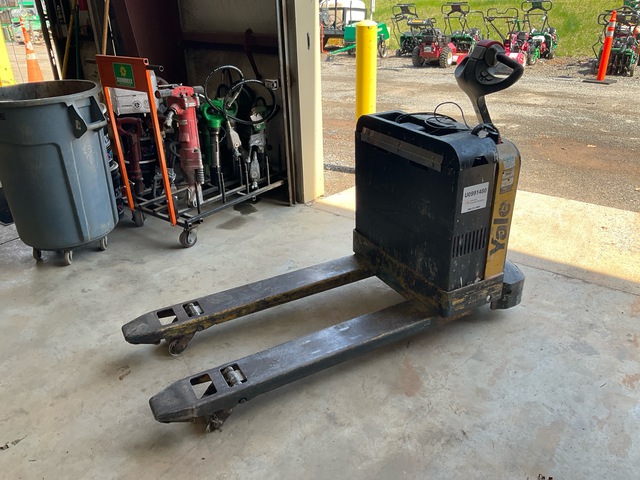 2016 Yale MPB040EN24T2748 4000 lb Pallet Jack