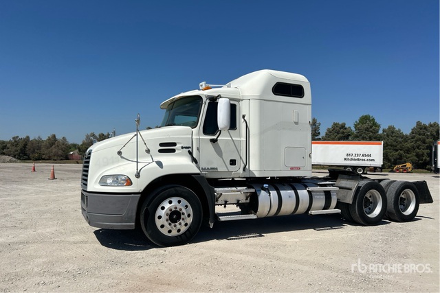 2015 Mack CXU613 6x4 T/A Sleeper Truck Tractor