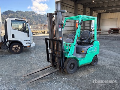 2009 Mitsubishi FGE18T 3500 lb Cushion Tire رافعة شوكية (Inoperable)