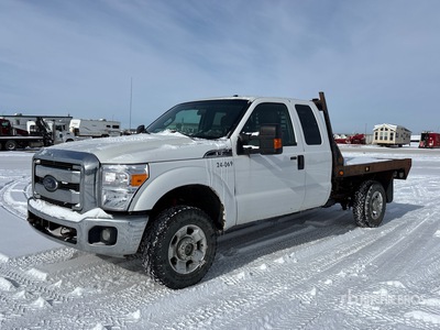 2012 Ford F-350 XLT 4x4 Extended Cab شاحنة مسطحة