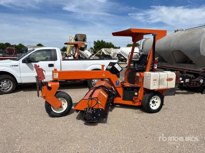 Lay-Mor SM300 Self-Propelled Broom