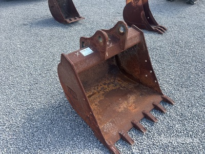 36 in Digging Excavator Bucket