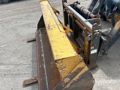 2018 John Deere 60 in Horquillas para retroexcavadora