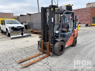 2018 (unverified) Toyota 8FDU30 6000 lb Pneumatic Tire Forklift