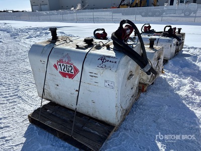 Quantity of (2) Portable Steel Tanque de combustible