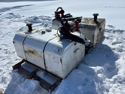 Quantity of (2) Portable Steel Tanque de combustible