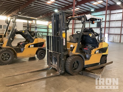 Cat GP30N Pneumatic Tire Forklift (Inoperable)