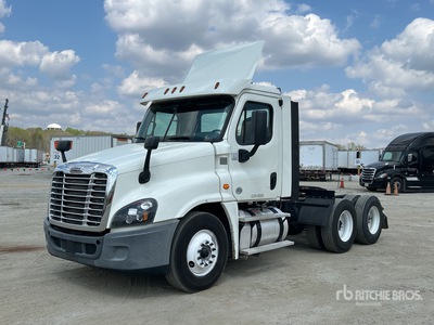 2018 Freightliner Cascadia 125 6x4 T/A Day Cab Truck Tractor