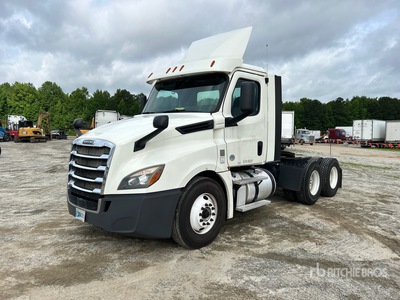 2018 Freightliner Cascadia 126 6x4 T/A Day Cab Truck Tractor