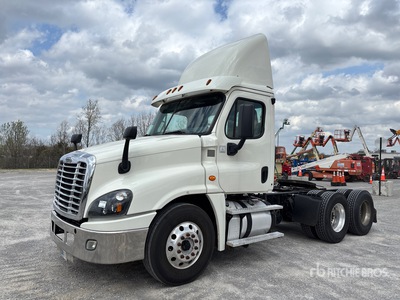2018 Freightliner Cascadia 125 6x4 T/A Day Cab Truck Tractor