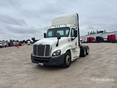 2018 Freightliner Cascadia 125 6x4 T/A Day Cab Truck Tractor