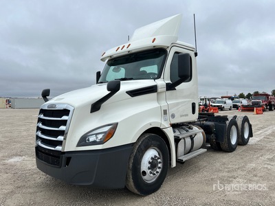 2018 Freightliner Cascadia 126 6x4 T/A Day Cab Truck Tractor