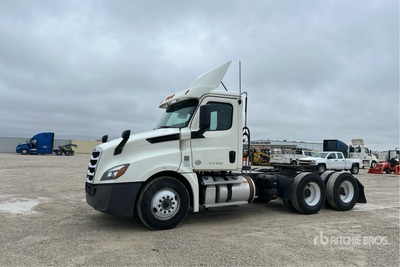 2018 Freightliner Cascadia 126 6x4 T/A Day Cab Truck Tractor