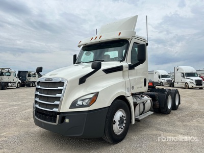 2018 Freightliner Cascadia 126 6x4 T/A Day Cab Truck Tractor