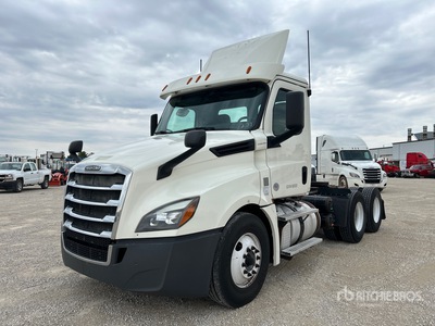 2018 Freightliner Cascadia 126 6x4 T/A Day Cab Truck Tractor