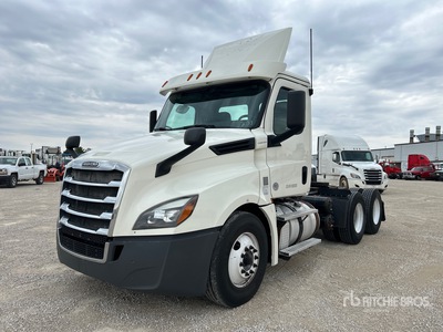 2018 Freightliner Cascadia 126 6x4 T/A Day Cab Truck Tractor