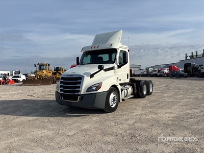 2018 Freightliner Cascadia 126 6x4 Cabeza Tractora Cabina Corta