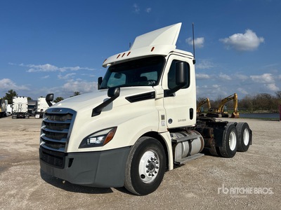 2018 Freightliner Cascadia 126 6x4 T/A Day Cab Truck Tractor