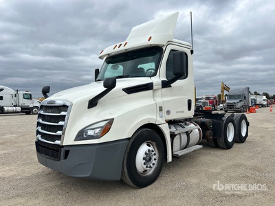 2018 Freightliner Cascadia 126 6x4 T/A Day Cab Truck Tractor