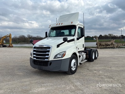 2018 Freightliner Cascadia 126 6x4 T/A Day Cab Truck Tractor