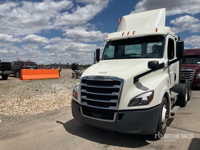 2018 Freightliner Cascadia 126 T/A Day Cab Truck Tractor