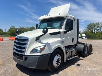 2018 Freightliner Cascadia 126 6x4 Day Cab Truck Tractor