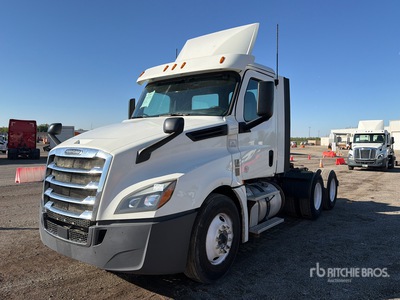 2018 Freightliner Cascadia 126 6x4 T/A Day Cab Truck Tractor