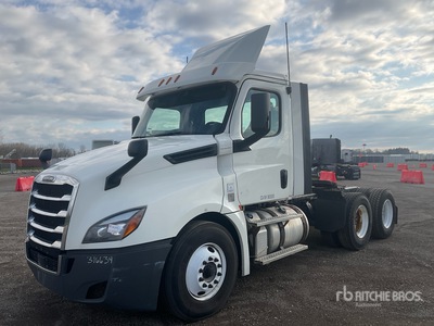 2018 Freightliner Cascadia 126 6x4 T/A Day Cab Truck Tractor