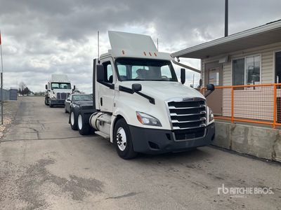 2018 Freightliner Cascadia 126 T/A Day Cab Truck Tractor