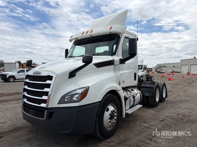 2018 Freightliner Cascadia 126 T/A Day Cab Truck Tractor