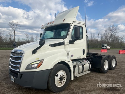 2018 Freightliner Cascadia 126 6x4 Ciągnik siodłowy T/A z kabiną dzienną