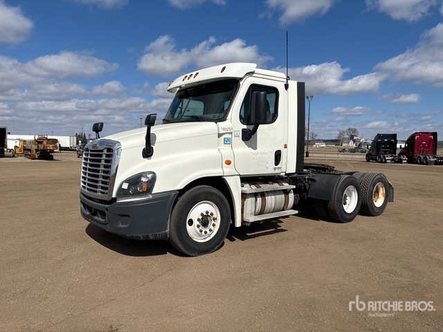 2018 Freightliner Cascadia 125 T/A Day Cab Truck Tractor