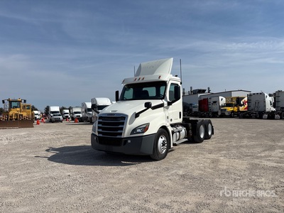2018 Freightliner Cascadia 126 6x4 Cabeza Tractora Cabina Corta