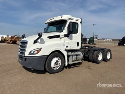 2018 Freightliner Cascadia 126 6x4 Cabeza Tractora Cabina Corta