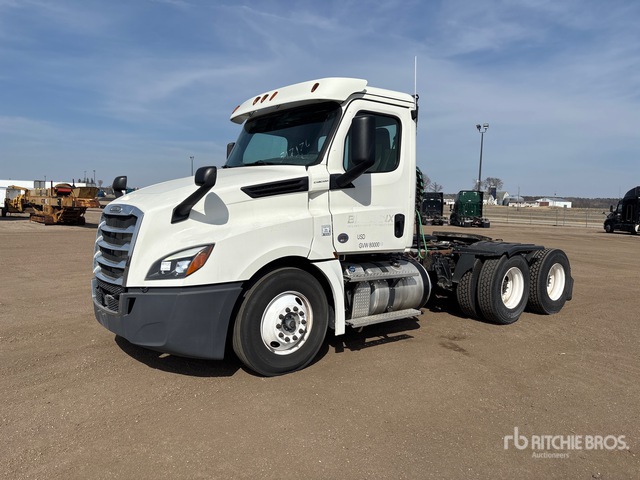 2018 Freightliner Cascadia 126 T/A Day Cab Truck Tractor