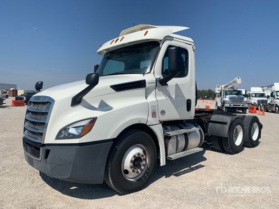 2018 Freightliner Cascadia 126 6x4 T/A Day Cab Truck Tractor