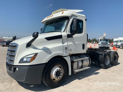 2018 Freightliner Cascadia 126 6x4 T/A Day Cab Truck Tractor