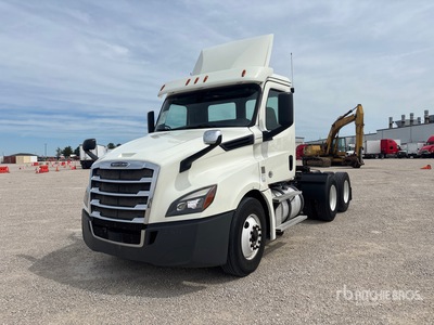2018 Freightliner Cascadia 126 6x4 T/A Day Cab Truck Tractor