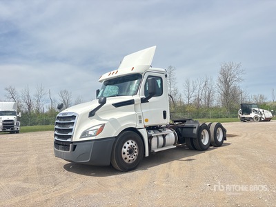 2018 Freightliner Cascadia 126 6x4 T/A Day Cab Truck Tractor