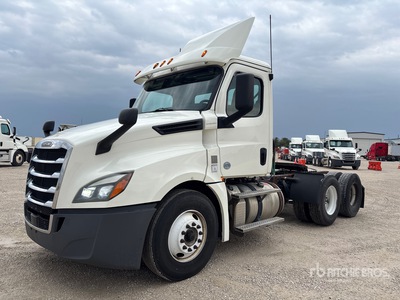2018 Freightliner Cascadia 126 6x4 T/A Day Cab Truck Tractor