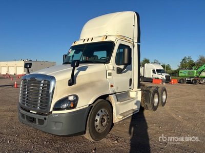 2017 Freightliner Cascadia 125 6x4 T/A Day Cab Truck Tractor