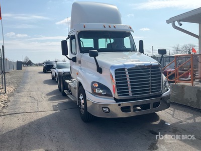 2018 Freightliner Cascadia 125 T/A Day Cab Truck Tractor