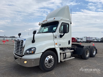 2018 Freightliner Cascadia 125 6x4 T/A Day Cab Truck Tractor