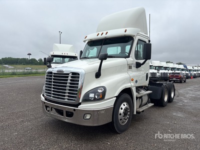 2018 Freightliner Cascadia 125 6x4 T/A Day Cab Truck Tractor